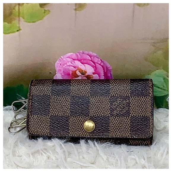 Louis Vuitton Handbags - Authentic Louis Vuitton Darmier holdkey Wallet